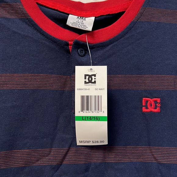 DC Boys T-Shirt. - Picture 5 of 6